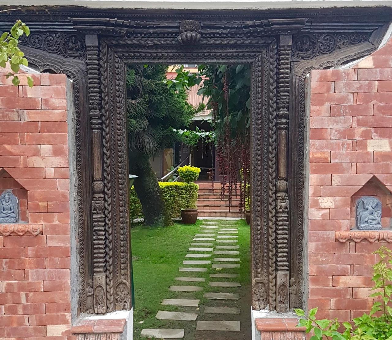 Shaligram Hotel & Spa Lalitpur エクステリア 写真